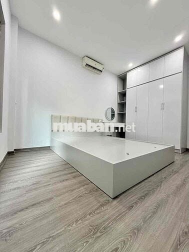 HIẾM BÁN NHÀ NGÕ RỘNG NÔNG MINH KHAI 5T DIỆN TÍCH 24 MT4 GIÁ 5.65 TỶ.