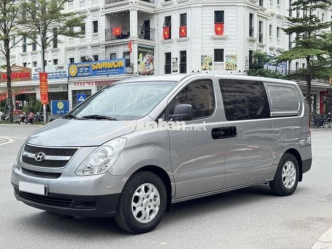 Hyundai Grand Starex 2013 Van 6 chỗ số sàn xăng