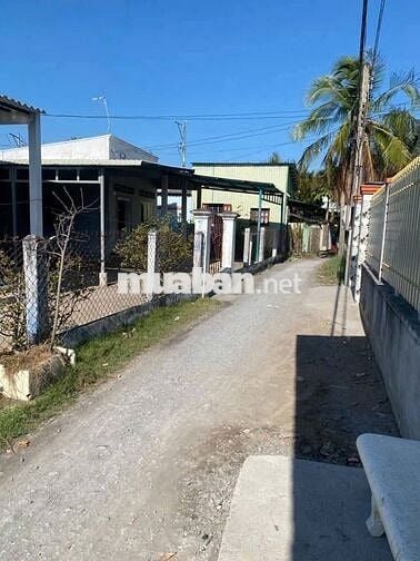 Bán nhà cấp 4, 255m2 thổ cư, gần chợ cần đước giá 790 triệu