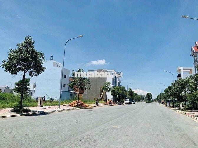 NGỘP BANK - ĐẤT NỀN DT 125m2  - 5x25. KHU DÂN CƯ HIỆN HỮU - GIÁP TÊN