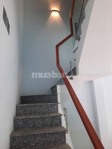 Cho thuê nhà mặt tiền CMT8 phường Nhiêu Lộc
