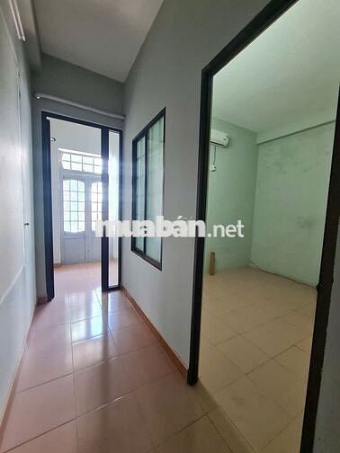 Nhà 3 tầng, mặt bằng trước và sau kinh doanh + các tầng để ở