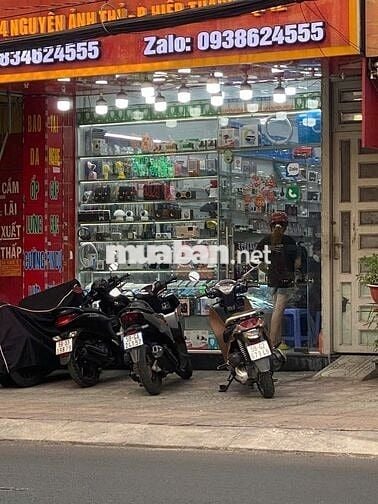 Cần sang nhượng lại toàn bộ cửa hàng phụ kiện điện thoại hoặc mặt bằng