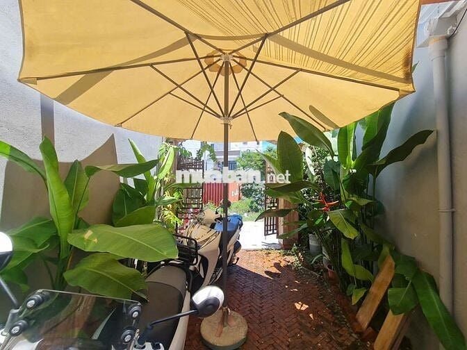 Nhà 3 tầng, mặt bằng trước và sau kinh doanh + các tầng để ở