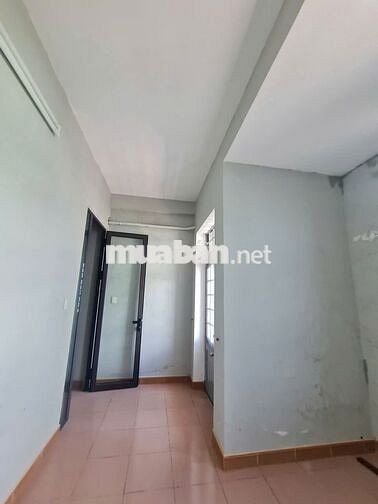 Nhà 3 tầng, mặt bằng trước và sau kinh doanh + các tầng để ở