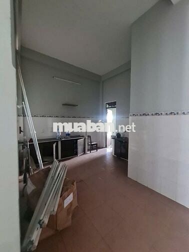 Nhà 3 tầng, mặt bằng trước và sau kinh doanh + các tầng để ở