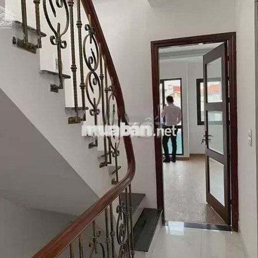 Nhà 5 tầng mặt ngõ 282 đường Lạc Long Quân