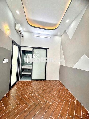 Nhà cấp 4 có 3 phòng ngủ thổ cư gpxd lộ 4m cách BHN 2,5km