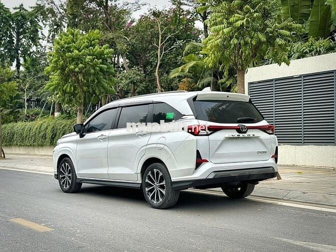 Veloz Cross 1.5TOP 2023 màu trắng zin
