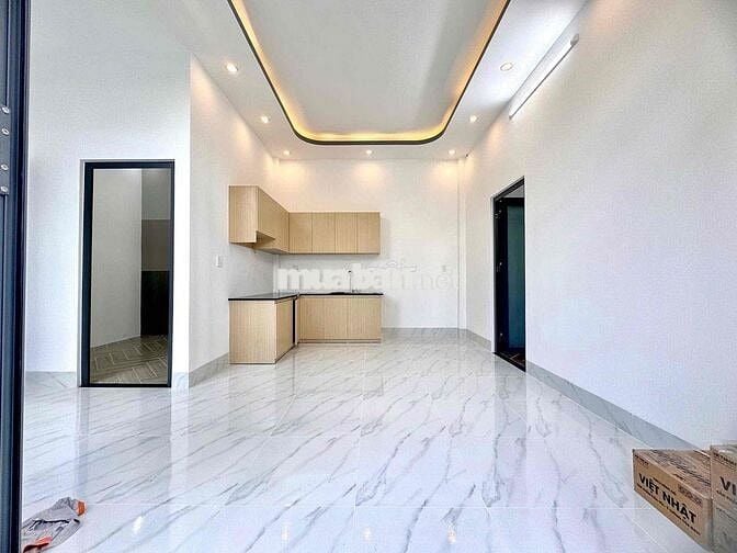 Nhà cấp 4 có 3 phòng ngủ thổ cư gpxd lộ 4m cách BHN 2,5km