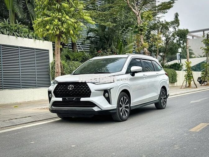 Veloz Cross 1.5TOP 2023 màu trắng zin