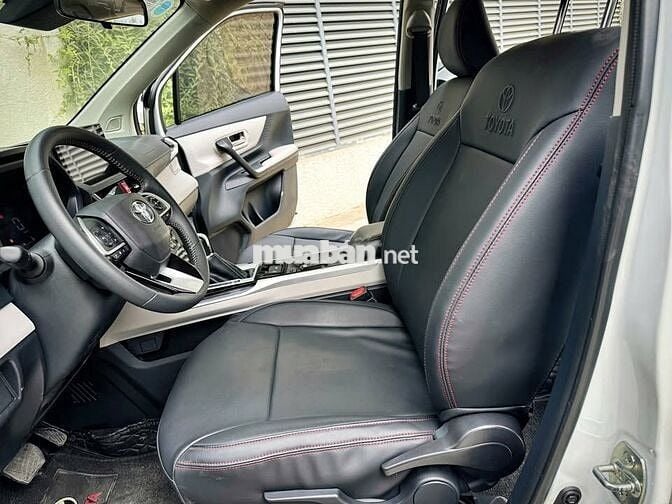 Veloz Cross 1.5TOP 2023 màu trắng zin