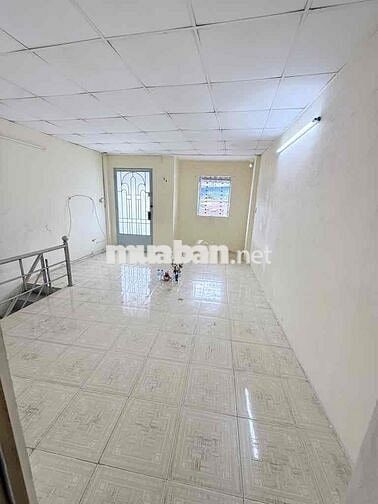 Nhà 1 trệt . 1 lửng . 1 lầu . 3PN . 2 VS