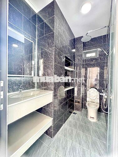 Nhà cấp 4 có 3 phòng ngủ thổ cư gpxd lộ 4m cách BHN 2,5km