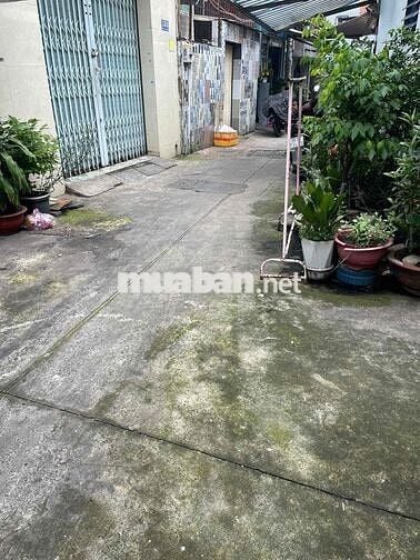 Nhà 1 trệt . 1 lửng . 1 lầu . 3PN . 2 VS