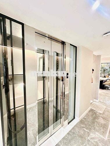 BÁN NHÀ CẠNH LÊ VĂN SỸ - KHẲNG ĐỊNH VỊ THẾ XA HOA 7 TẦNG DTS 435M2 .