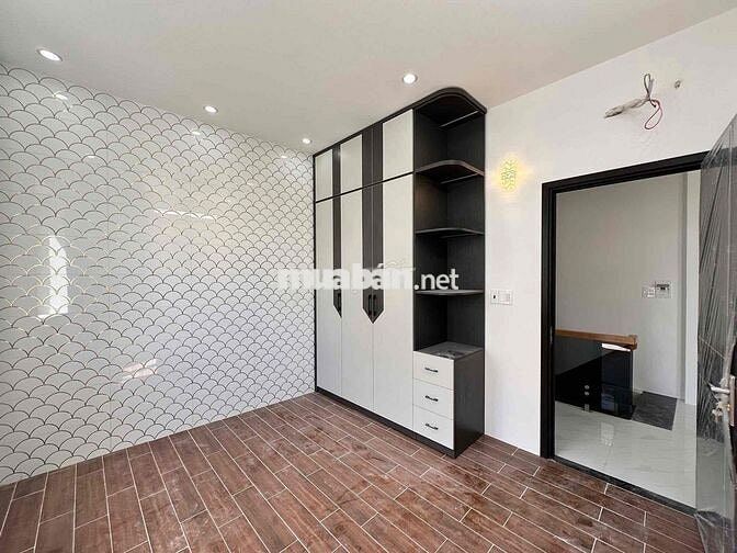 Nhà 1T 1 Lầu Hẻm 71 Lê Hồng Phong thông hẻm 18 Hồ Trung Thành