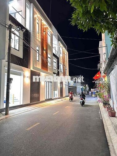 Nhà Mặt Tiền 235 Đồng Văn Cống thổ cư hoàn công