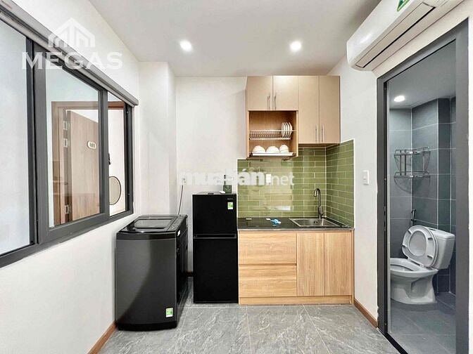 CĂN HỘ Q1_RỘNG RÃI_CỬA SỔ_THOÁNG MÁT_SẠCH SẼ_MỚI_THANG MÁY_PHỐ ĐI BỘ