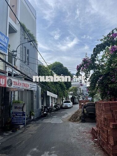 Bán nhà 2tầng cách Biến mỹ khê mấy bước chân.cạnh trung tâm tài chính