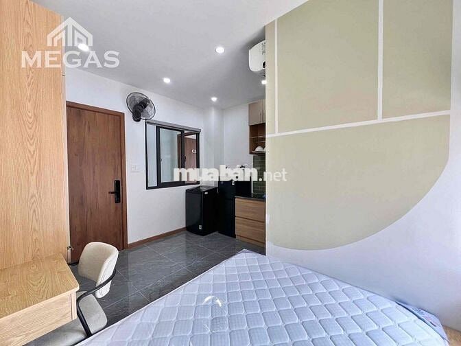 CĂN HỘ Q1_RỘNG RÃI_CỬA SỔ_THOÁNG MÁT_SẠCH SẼ_MỚI_THANG MÁY_PHỐ ĐI BỘ