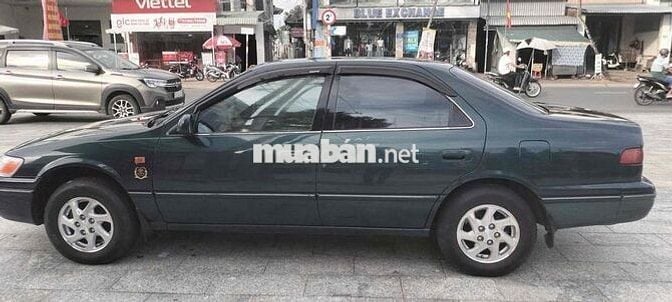 Toyota Camry 1997 XLi 2.2 MT - 686868 km