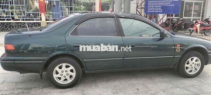 Toyota Camry 1997 XLi 2.2 MT - 686868 km