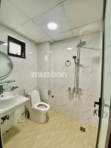 Phạm Văn Đồng 33m2*5T ngõ thông cạnh Công viên Hòa Bình, ngõ ô tô 8 tỷ
