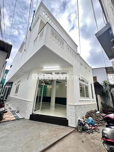 Nhà góc 2 mặt thoáng đường Nguyễn Văn Cừ
