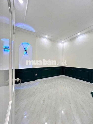 Nhà góc 2 mặt thoáng đường Nguyễn Văn Cừ