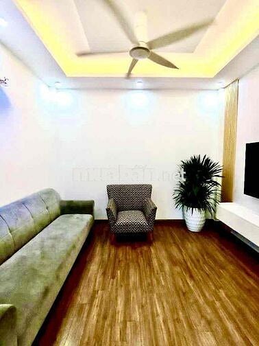 NGÕ TRƯỚC NHÀ RỘNG THÊNH THANG - 4 NGỦ THỪA CÔNG NĂNG - LÔ GÓC   Thịnh