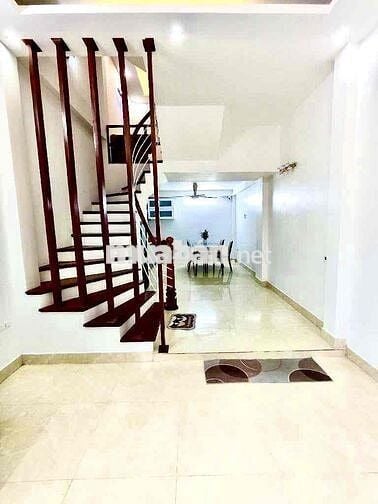 NGÕ TRƯỚC NHÀ RỘNG THÊNH THANG - 4 NGỦ THỪA CÔNG NĂNG - LÔ GÓC   Thịnh