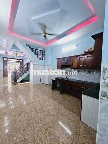Nhà Mặt tiền kinh doanh đường Nguyễn Thị Chạy. Tp. Dĩ An. Dt 92m