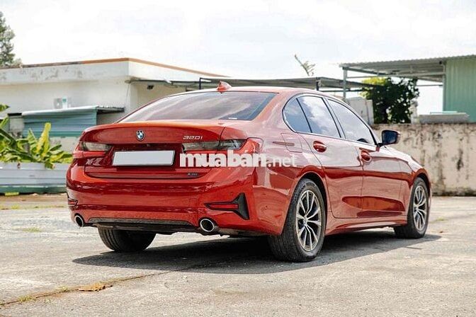 BMW 320i Sport Line nhập Đức đời 2022 lướt 32k km