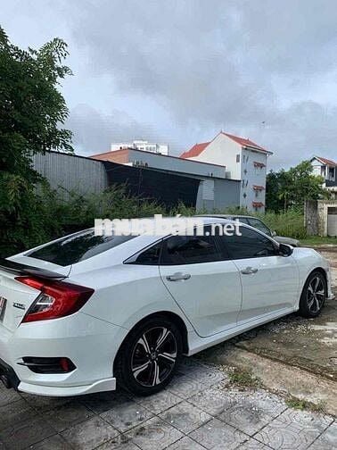 Honda Civic 2018 1.8 E - 60000 km đăng ký 2017