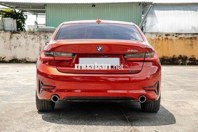 BMW 320i Sport Line nhập Đức đời 2022 lướt 32k km
