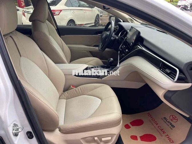 Toyota Camry 2022 2.0 Q - bảo hành Toyota