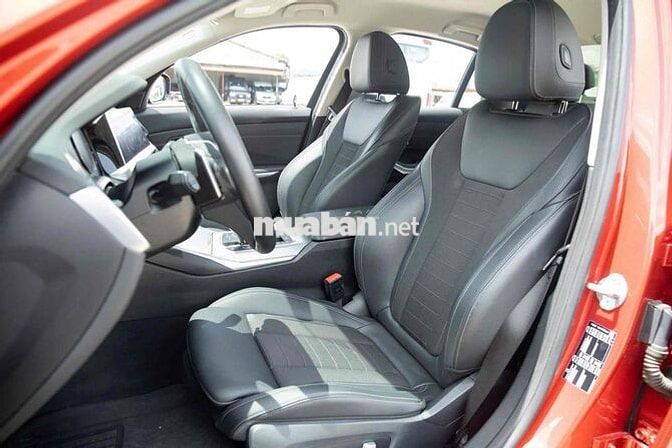 BMW 320i Sport Line nhập Đức đời 2022 lướt 32k km