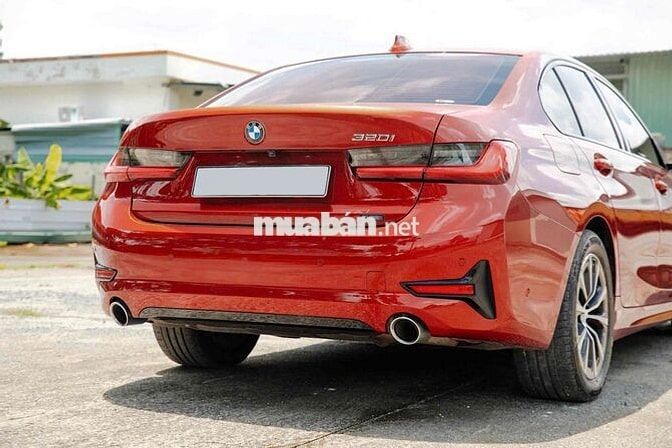 BMW 320i Sport Line nhập Đức đời 2022 lướt 32k km