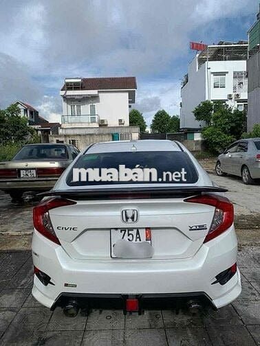 Honda Civic 2018 1.8 E - 60000 km đăng ký 2017