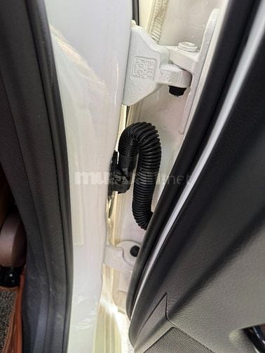 Bán Mercedes E250 2014 W212 màu trắng nội thất vang đỏ