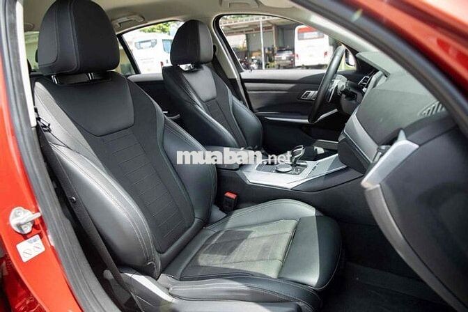 BMW 320i Sport Line nhập Đức đời 2022 lướt 32k km