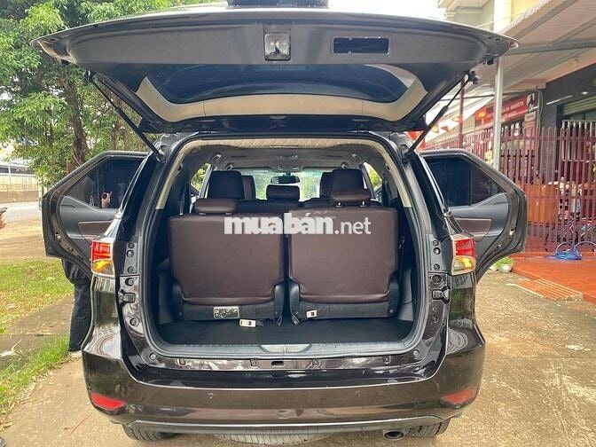 Toyota Fortuner 2017 đk 2018 sàn dầu(1 chủ)