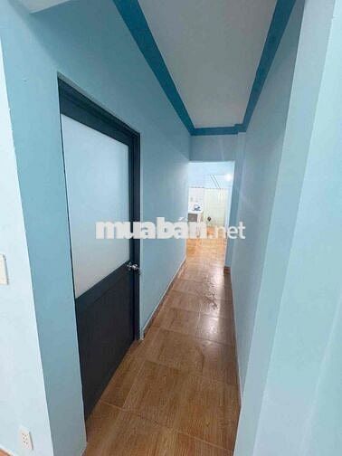 nhà mới gần chợ đông thạnh hocmôn. giá 4tr