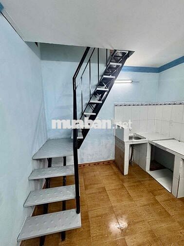 nhà mới gần chợ đông thạnh hocmôn. giá 4tr