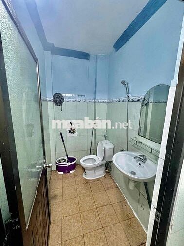 nhà mới gần chợ đông thạnh hocmôn. giá 4tr