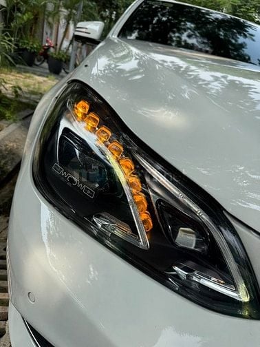 Bán Mercedes E250 2014 W212 màu trắng nội thất vang đỏ
