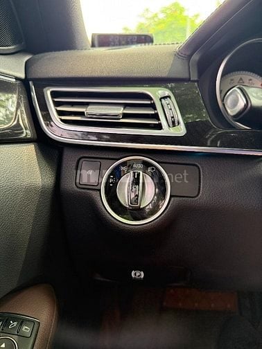 Bán Mercedes E250 2014 W212 màu trắng nội thất vang đỏ