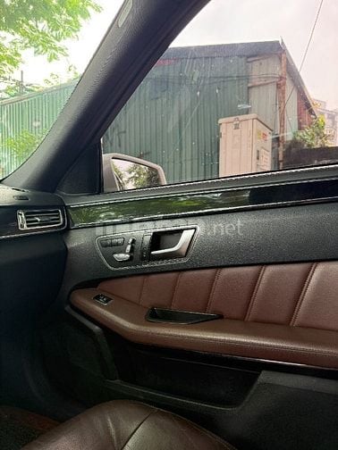 Bán Mercedes E250 2014 W212 màu trắng nội thất vang đỏ