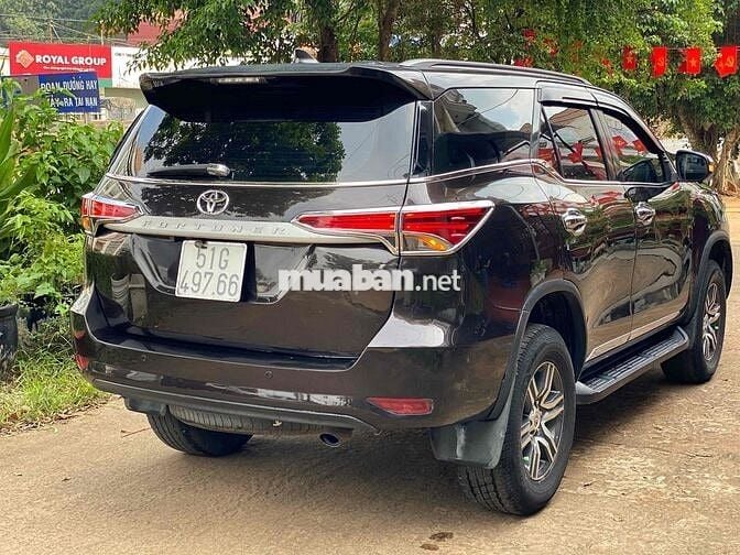 Toyota Fortuner 2017 đk 2018 sàn dầu(1 chủ)